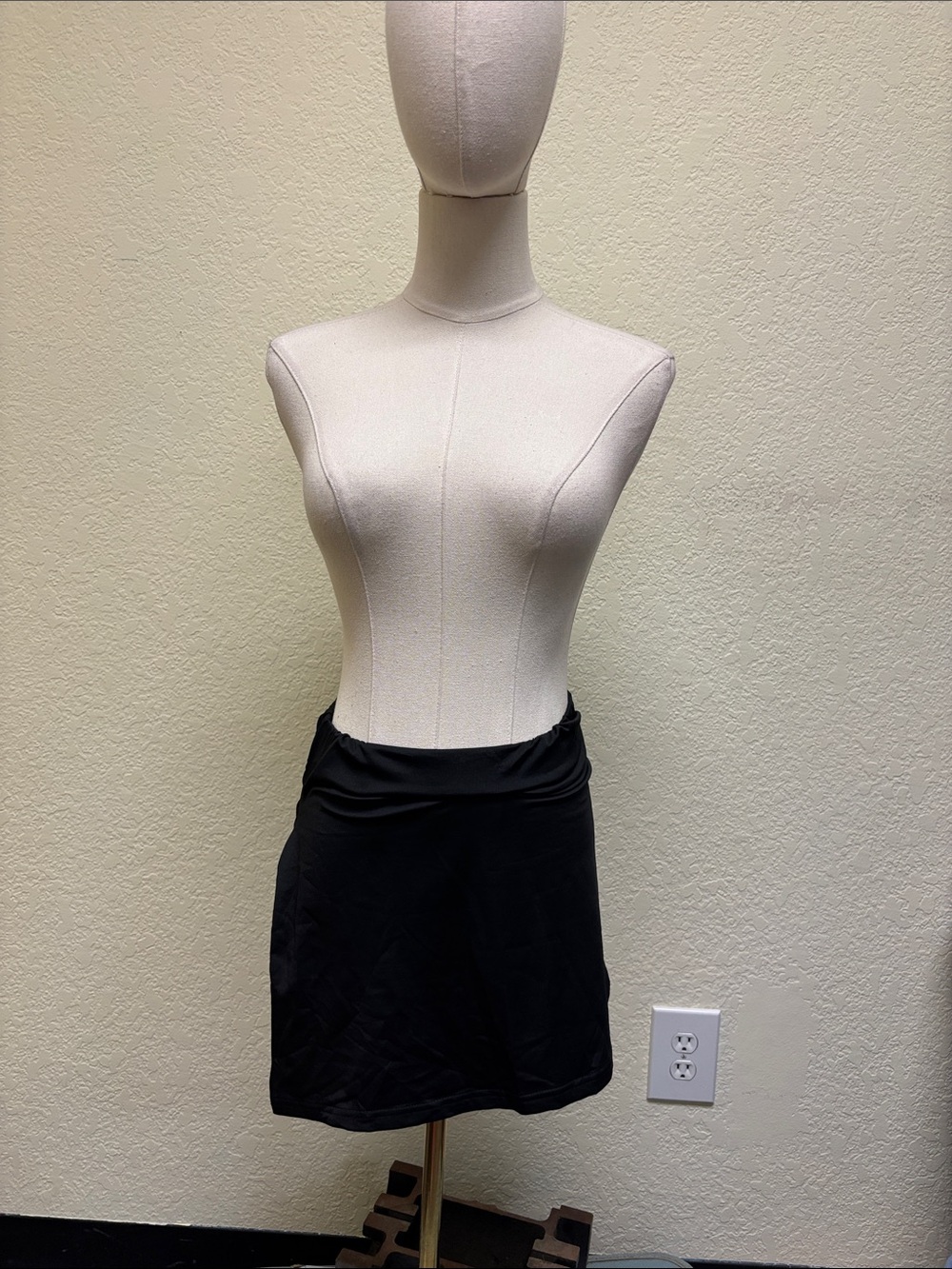 Everyday Black Mini Skirt - Sleek Casual Style